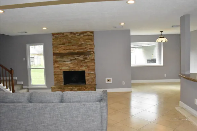 $2,350 | 19419 Craigchester Lane, Spring, TX 77388