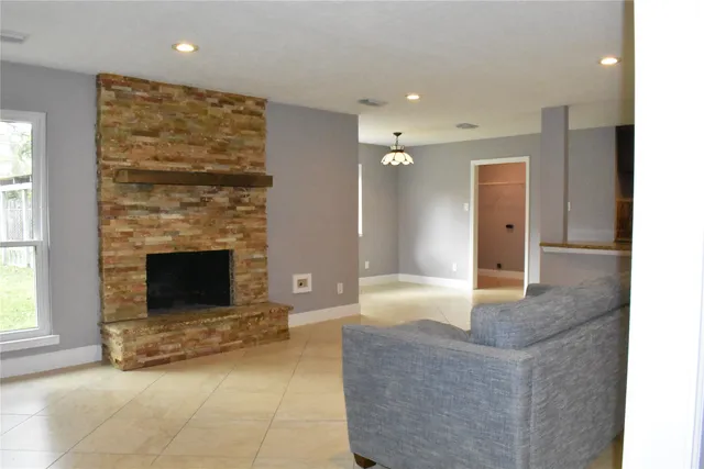 $2,350 | 19419 Craigchester Lane, Spring, TX 77388