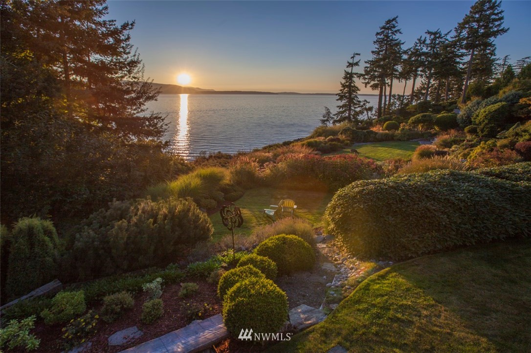 804 Fieldston Road Bellingham, WA 98225 - Photo 39 of 40 a view of lake from a floor
