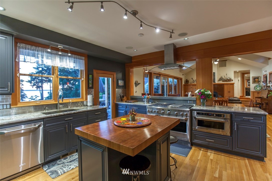 804 Fieldston Road Bellingham, WA 98225 - Photo 10 of 40 a kitchen with a stove and a sink