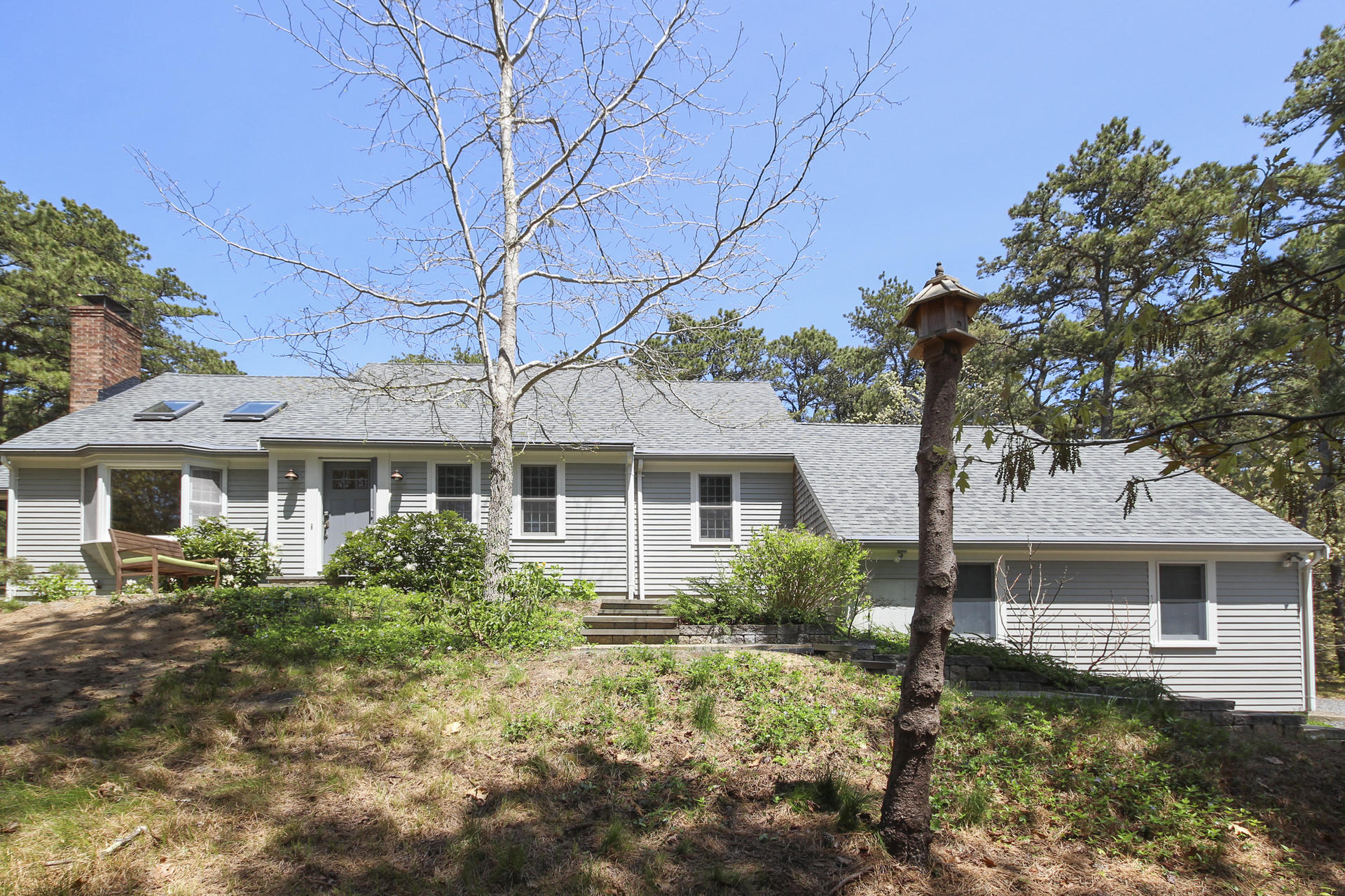 002-photo-front-view-7102155