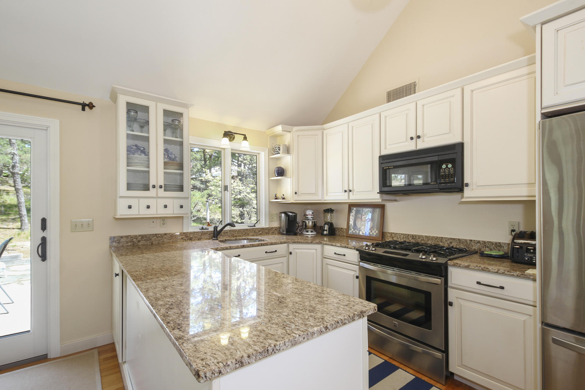 011-photo-kitchen-7102177