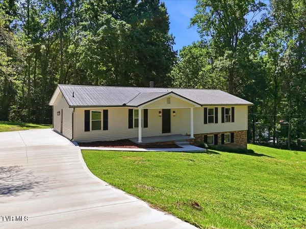 $400,000 | 1514 Pleasant View Drive, Talbott, TN 37877