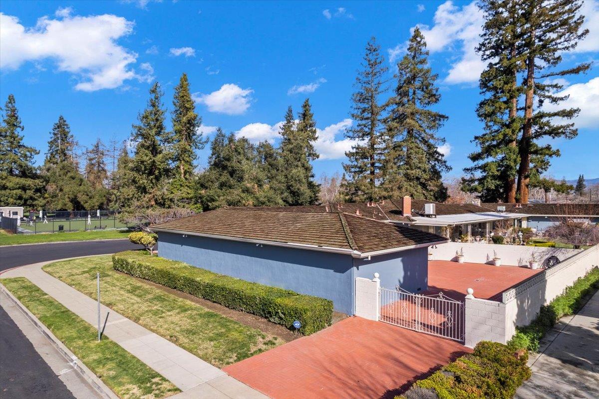 1215 Camino Ramon San Jose, CA 95125 - Photo 7 of 76 a view of a chairs and table in the patio