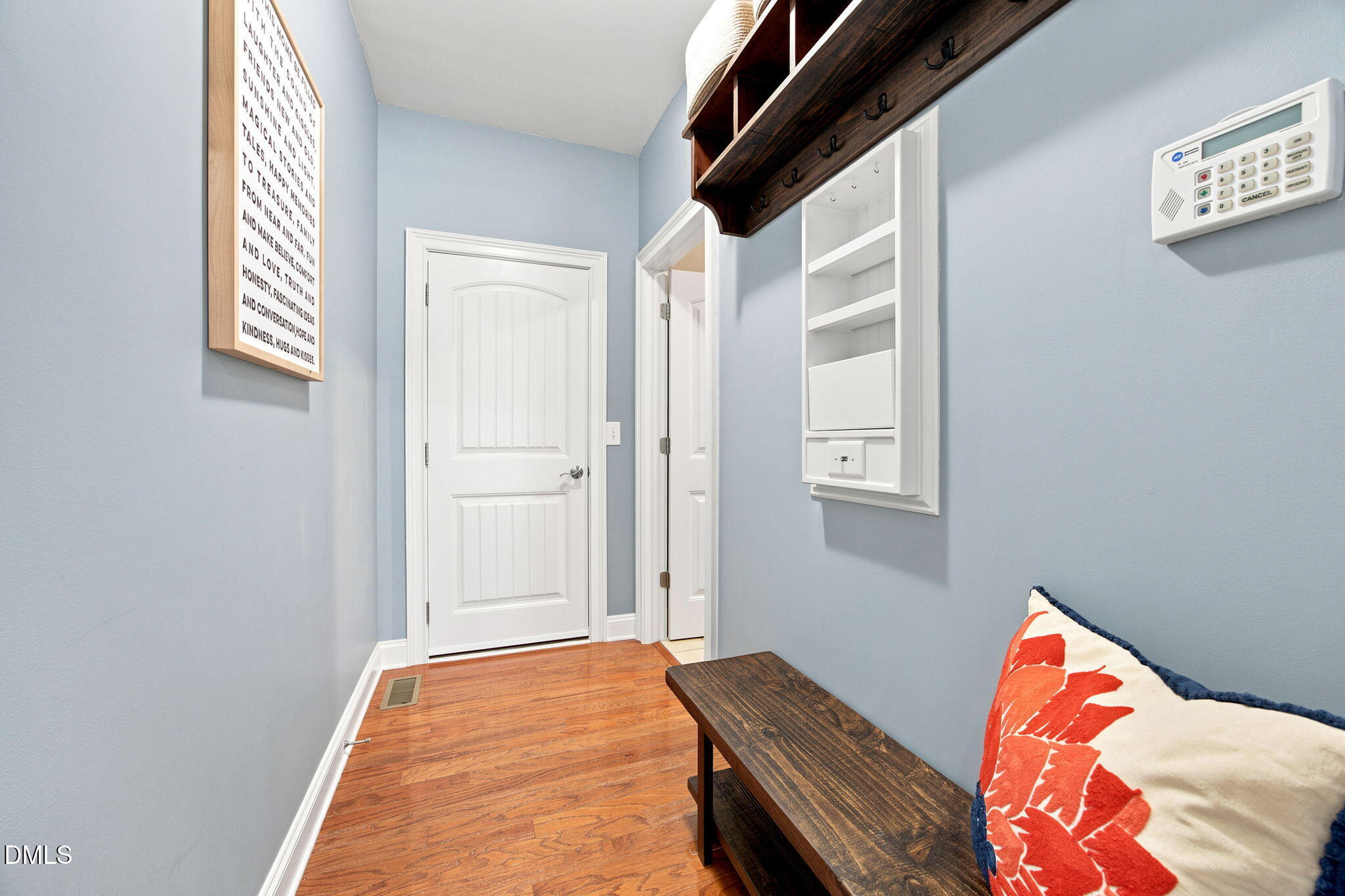 12913 Saxon Way Raleigh, NC 27613 - Photo 18 of 57 33-web-or-mls-IMG_7546_Edit