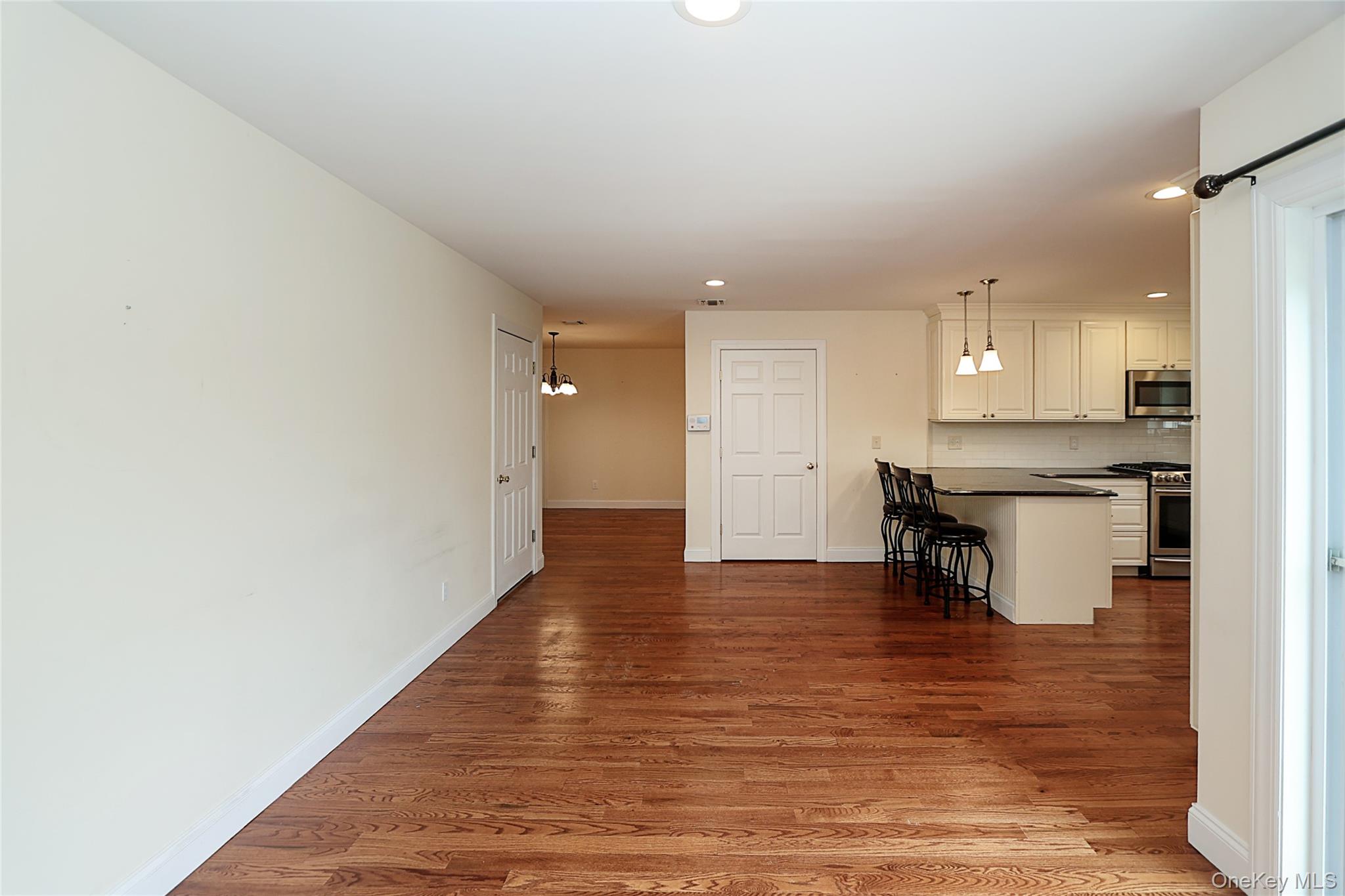 370 Rider Avenue Patchogue, NY 11772 - Photo 20 of 40