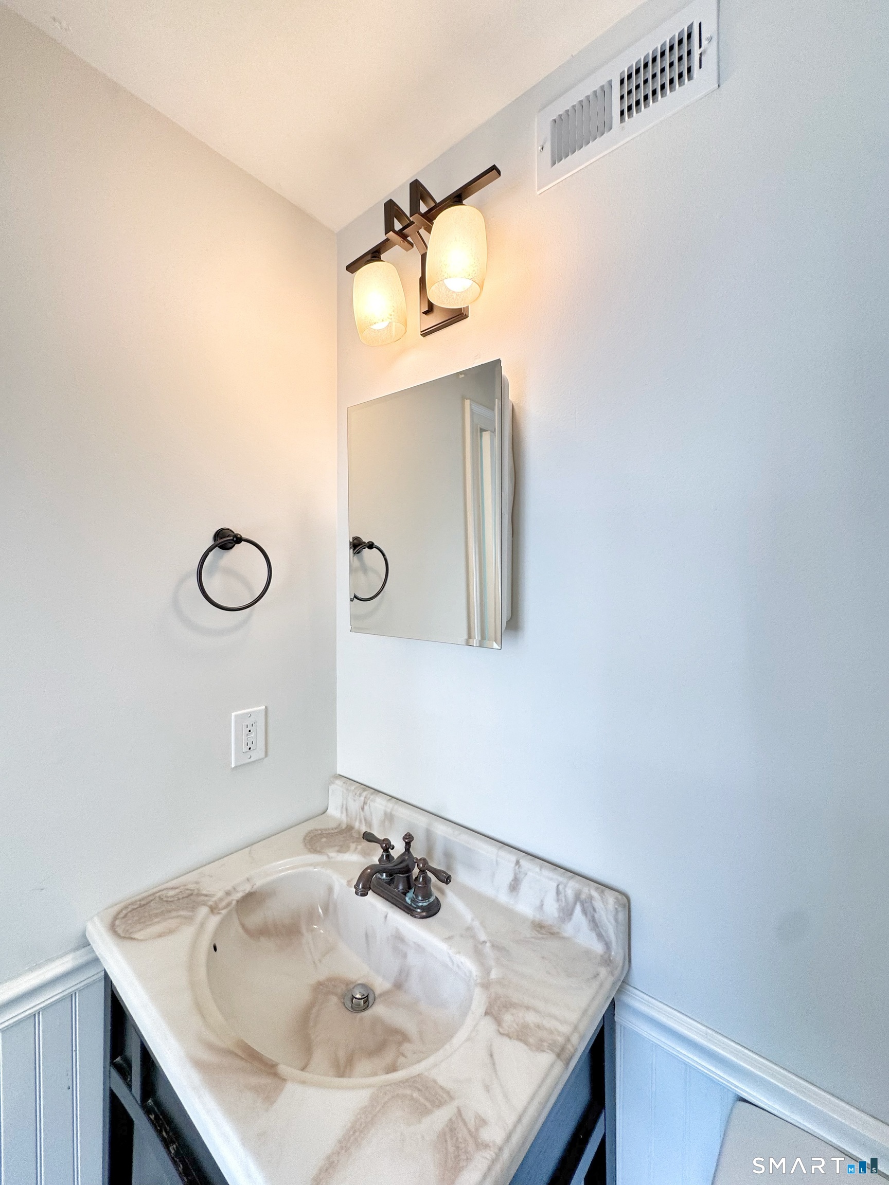 10 Harvann Road Norwalk, CT 06850 - Photo 26 of 35