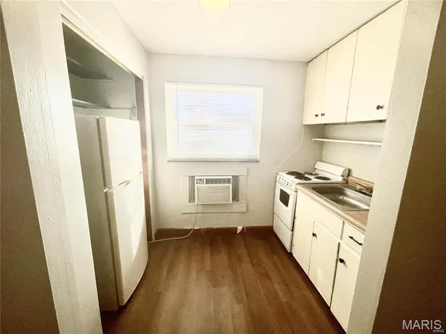 $715 | 149 Haller Avenue, Unit 2, East Alton, IL 62024