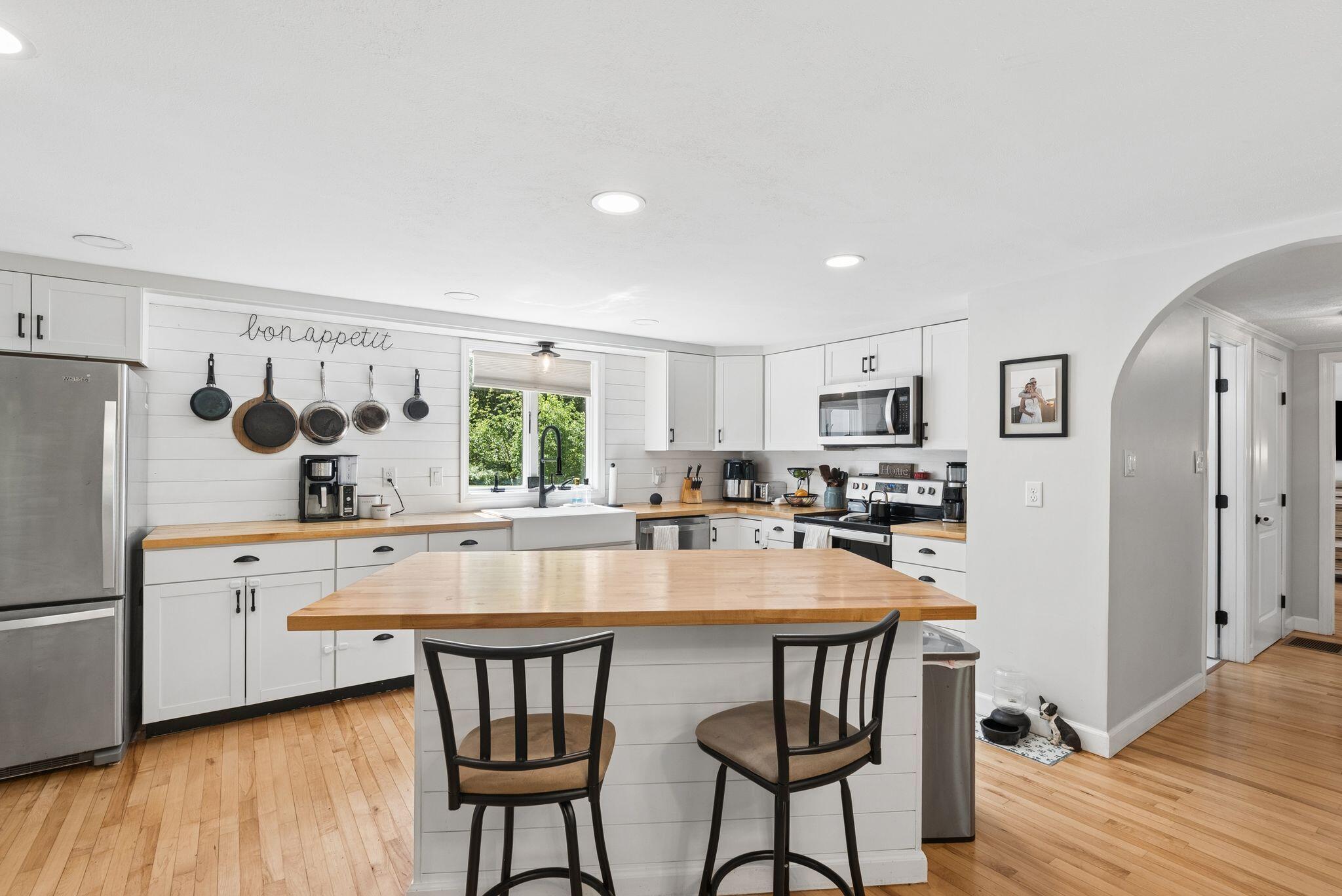 8 Larrabee Farm Road Scarborough, ME 04074 - Photo 9 of 37 Kitchen & Island