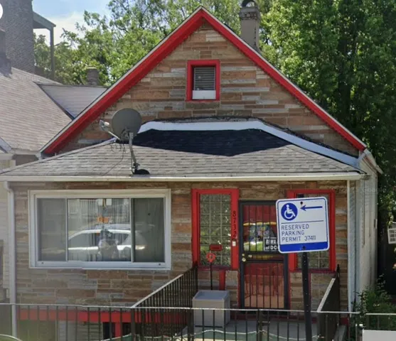 a view of a house with porch