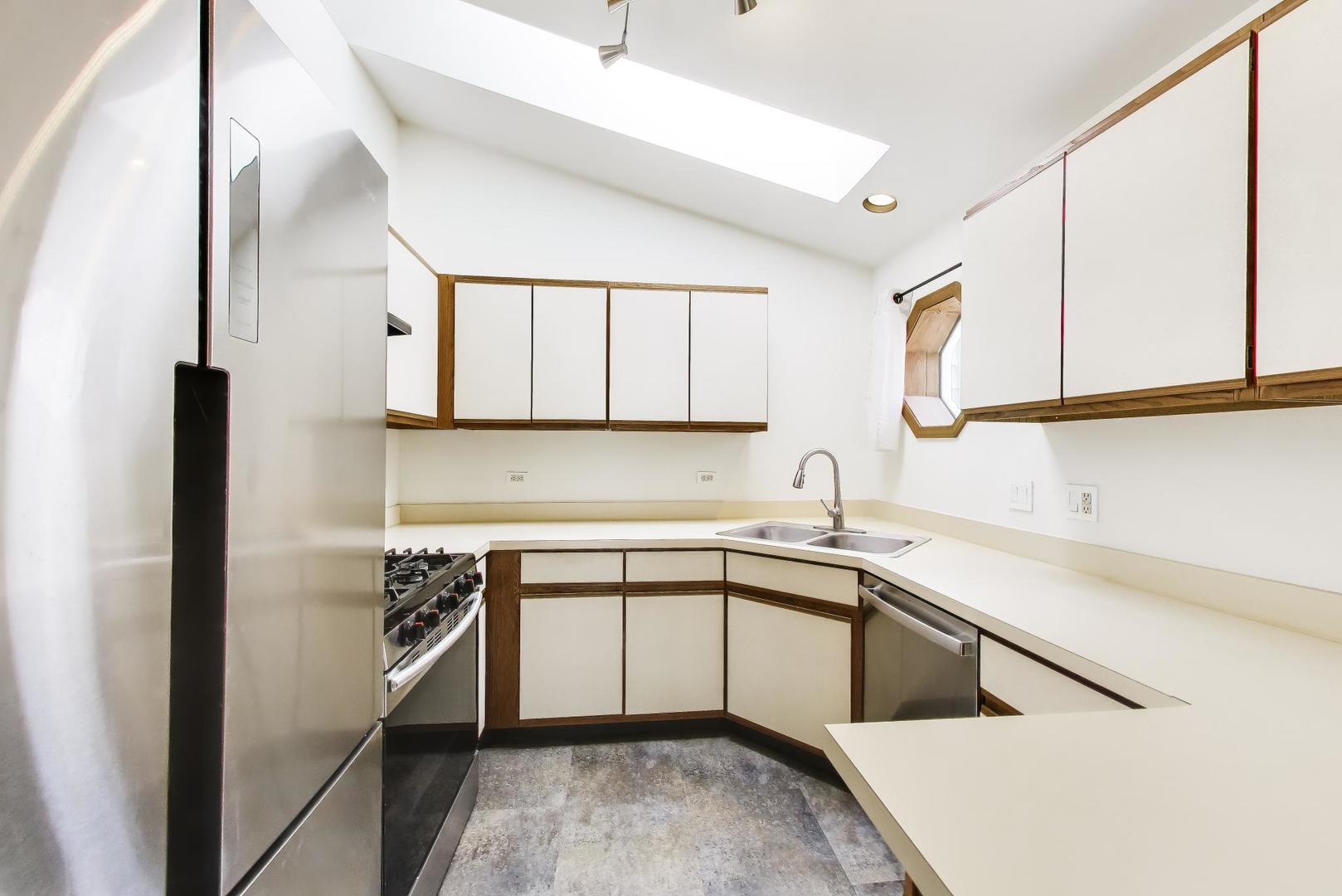 1951 Stillwater Road Arlington Heights, IL 60004 - Photo 12 of 30