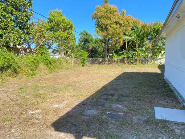 $3,800 | 175 Southeast 27th Place, Boynton Beach, FL 33435