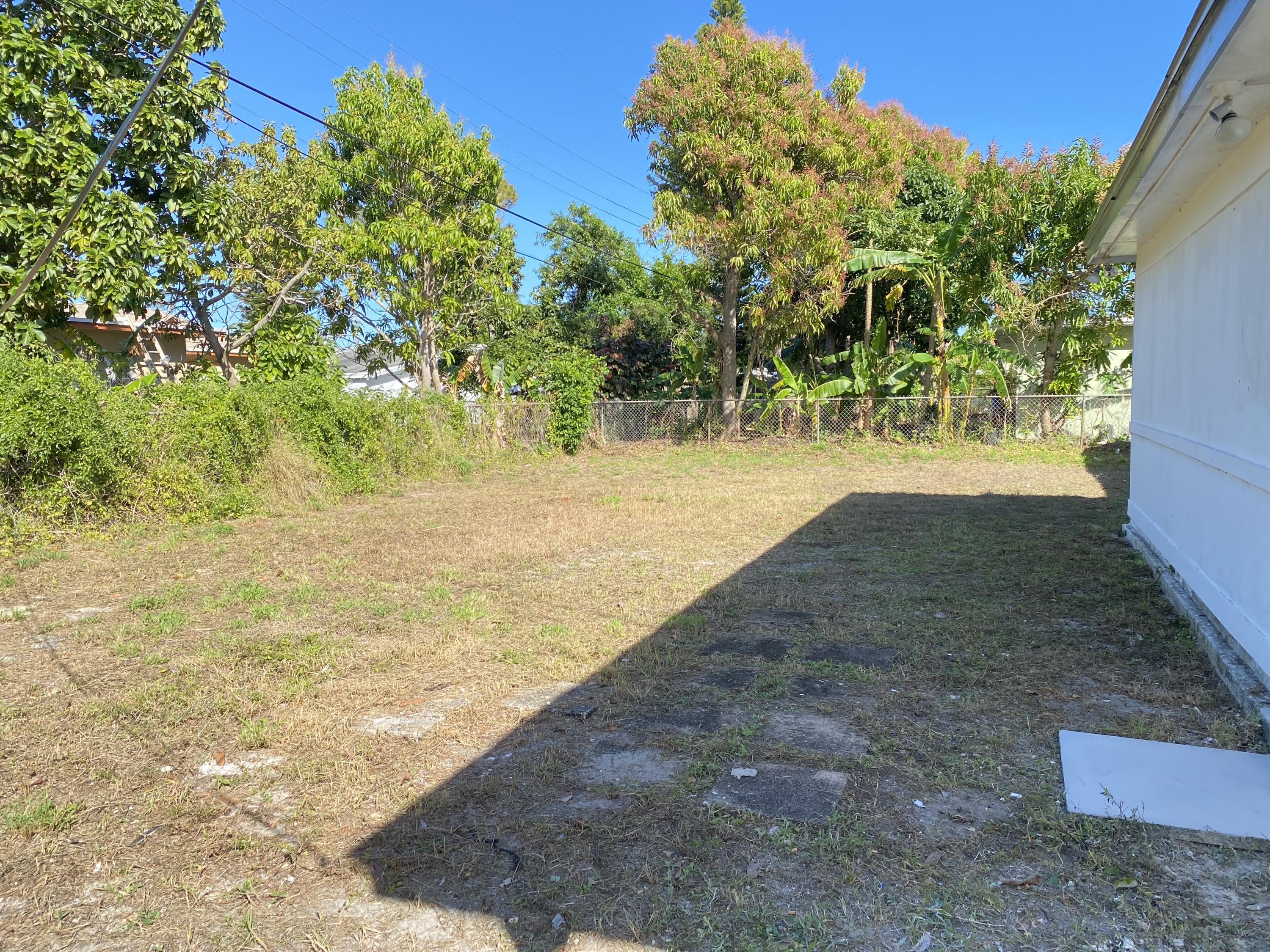 175 Southeast 27th Place Boynton Beach, FL 33435 - Photo 18 of 18 BACK YARD