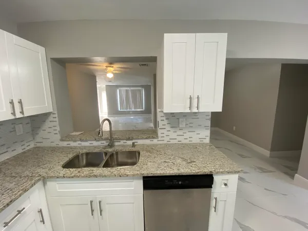 $3,800 | 175 Southeast 27th Place, Boynton Beach, FL 33435