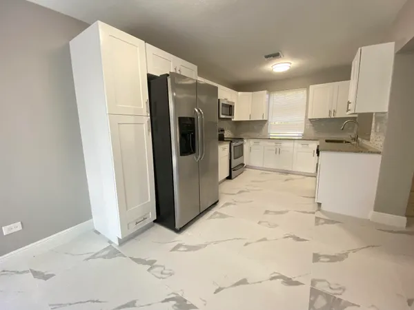 $3,800 | 175 Southeast 27th Place, Boynton Beach, FL 33435