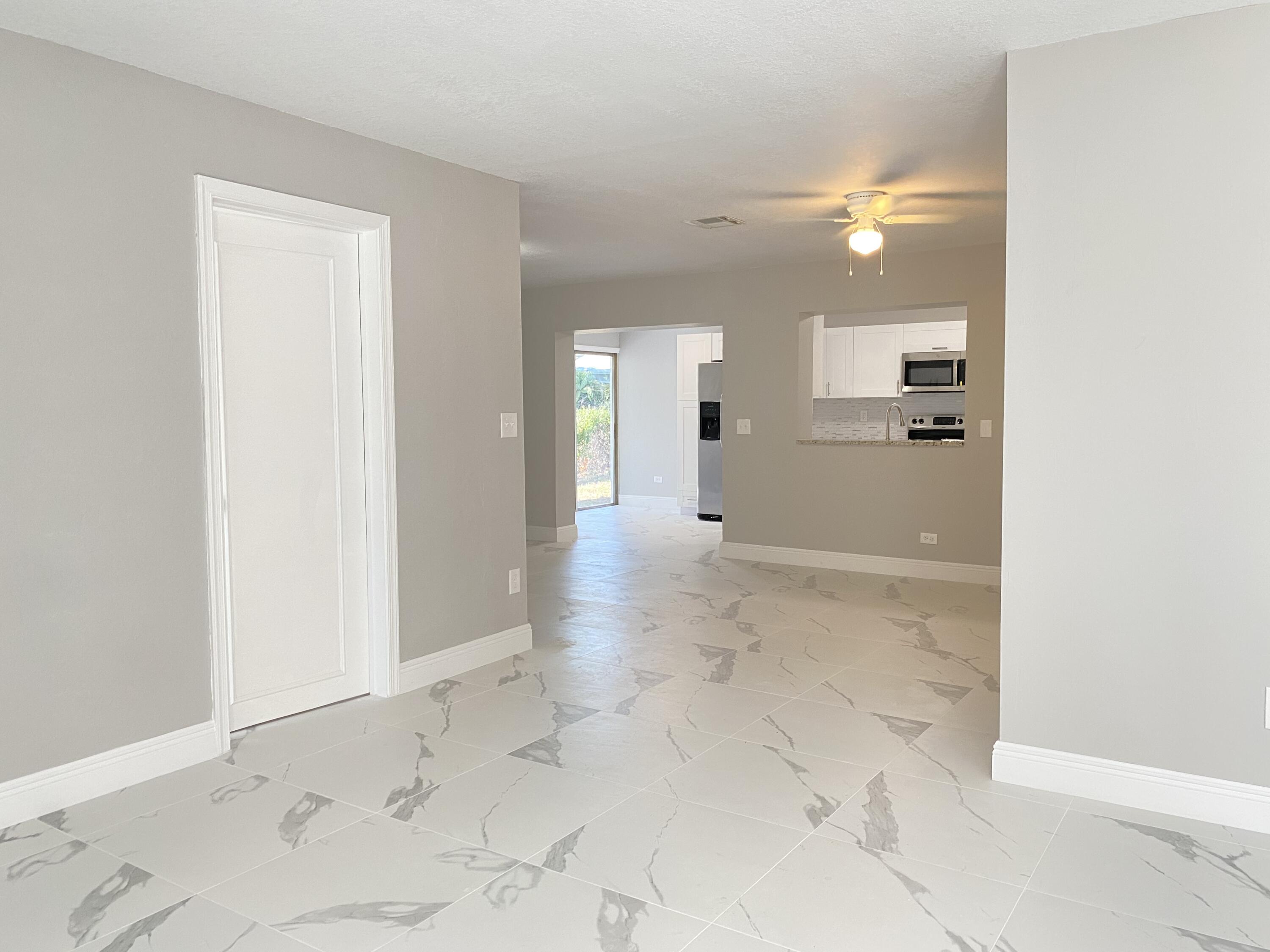 175 Southeast 27th Place Boynton Beach, FL 33435 - Photo 9 of 18 FRESHLY PAINTED