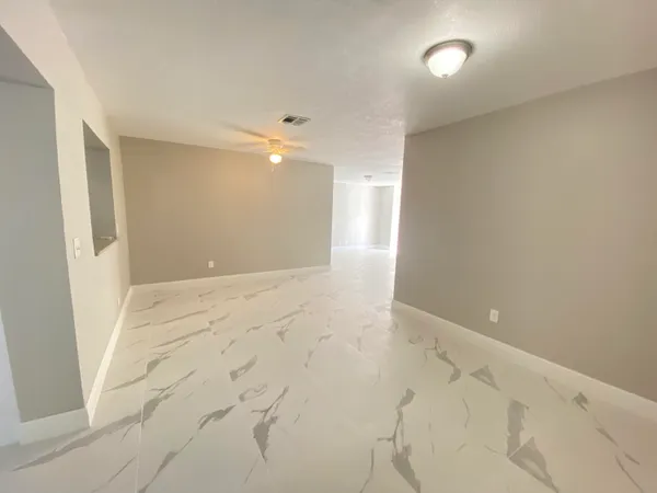 $3,800 | 175 Southeast 27th Place, Boynton Beach, FL 33435