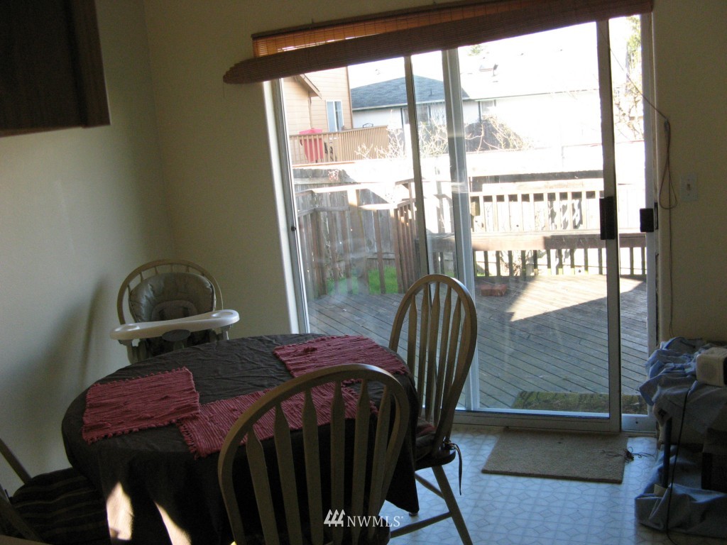 7413 Upper Ridge Road Everett, WA 98203 - Photo 2 of 8