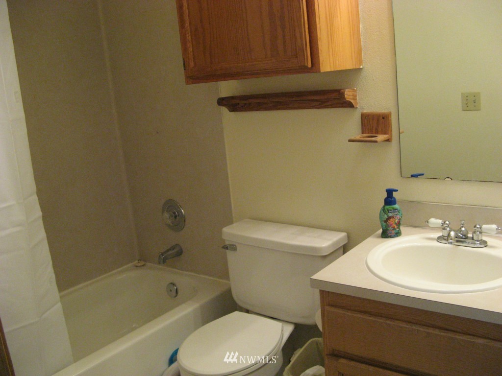 7413 Upper Ridge Road Everett, WA 98203 - Photo 5 of 8