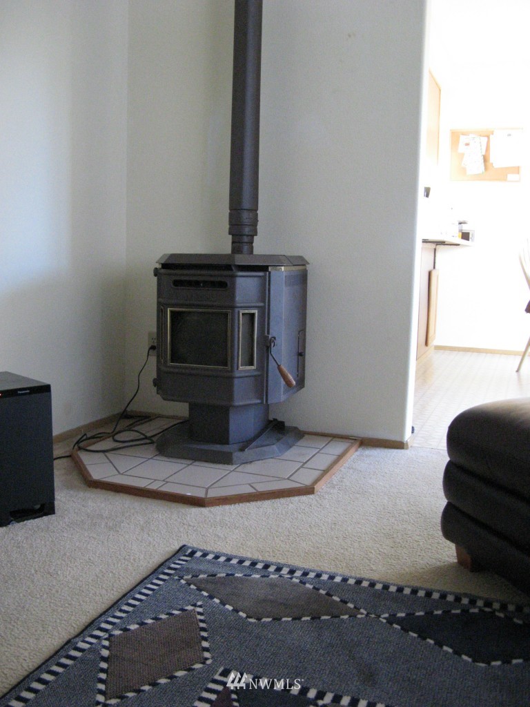 7413 Upper Ridge Road Everett, WA 98203 - Photo 6 of 8