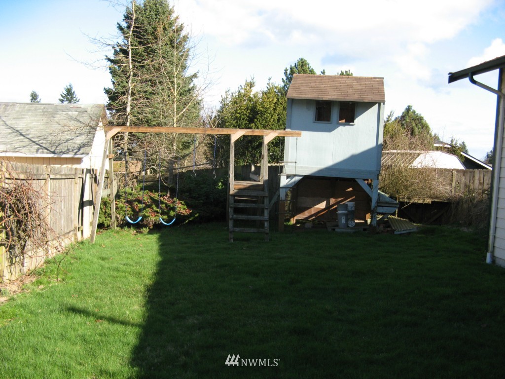 7413 Upper Ridge Road Everett, WA 98203 - Photo 7 of 8