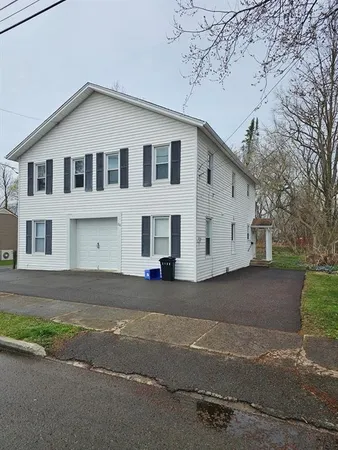 $1,400 | 210 West Franklin Street, Horseheads, NY 14845