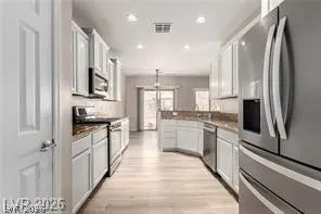 $2,200 | 6092 Fox Creek Avenue, Las Vegas, NV 89122