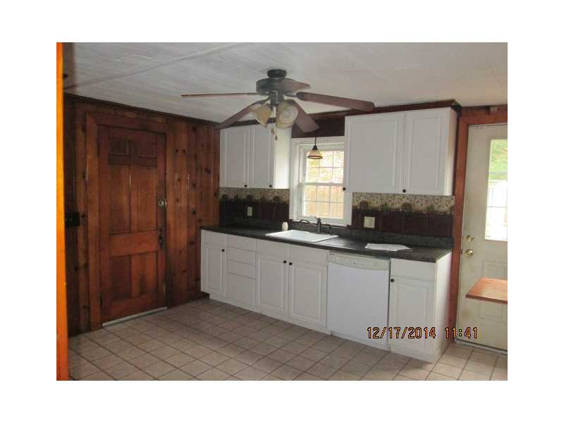 195 Scott Road Cumberland, RI 02864 - Photo 3 of 10 Kitchen.