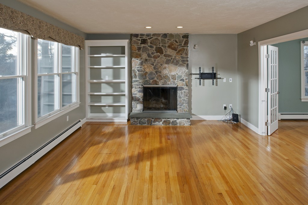23 Spring Valley Road Hull, MA 02045 - Photo 4 of 12