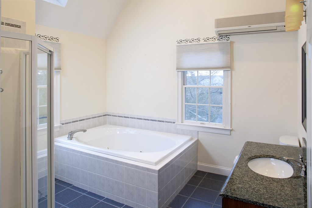 23 Spring Valley Road Hull, MA 02045 - Photo 8 of 12