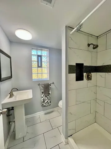 $3,100 | 2112 North Kennicott Drive, Arlington Heights, IL 60004