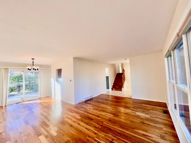 $3,100 | 2112 North Kennicott Drive, Arlington Heights, IL 60004