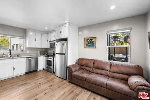 $1,288,000 | 9232 South 8th Avenue, Inglewood, CA 90305