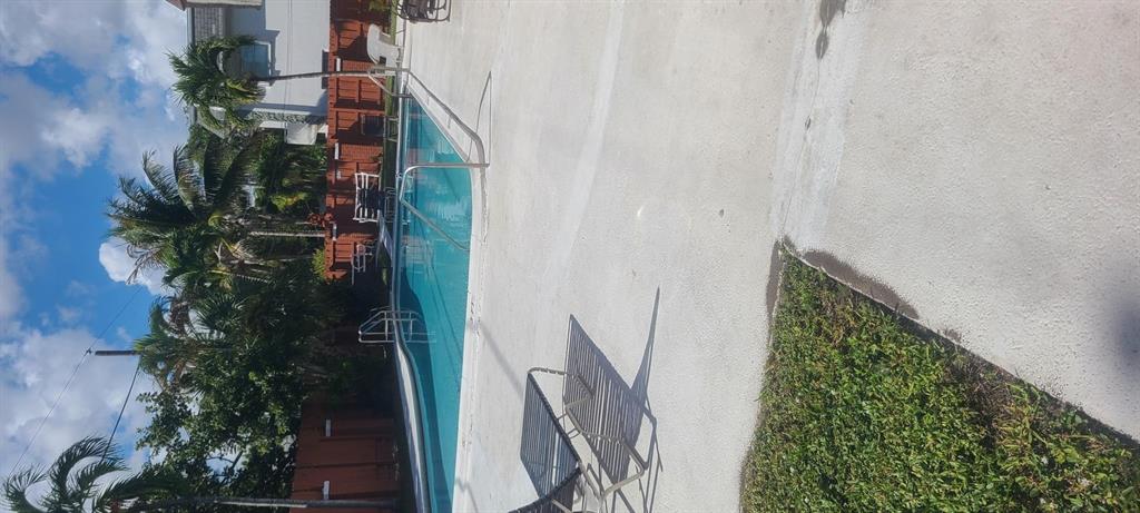 320 Southwest 1st Street, Unit D 6 Pompano Beach, FL 33060 - Photo 5 of 9