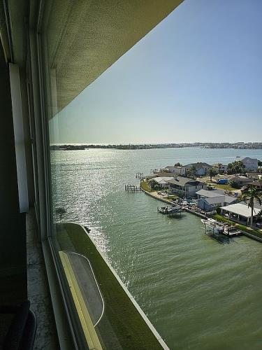 4725 Cove Circle, Unit 1002 St. Petersburg, FL 33708 - Photo 13 of 64