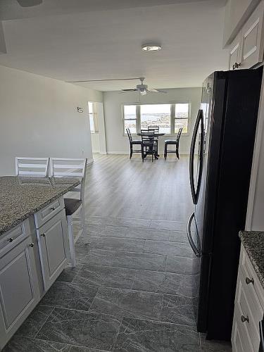 4725 Cove Circle, Unit 1002 St. Petersburg, FL 33708 - Photo 4 of 64