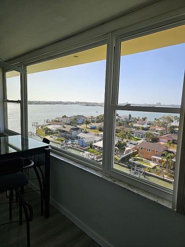 4725 Cove Circle, Unit 1002 St. Petersburg, FL 33708 - Photo 9 of 64