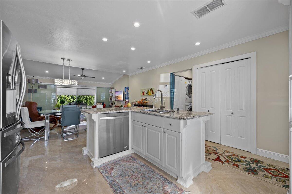 102 Doe Trail Jupiter, FL 33458 - Photo 2 of 21 Kitchen 2