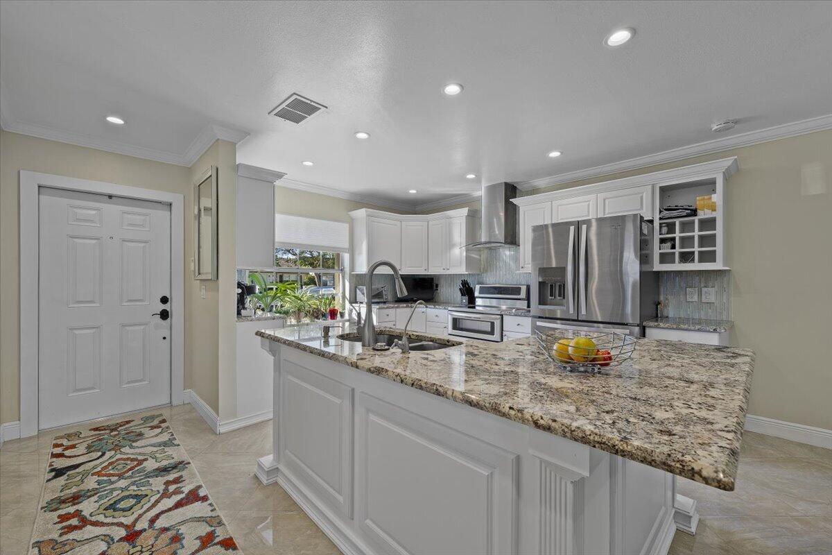 102 Doe Trail Jupiter, FL 33458 - Photo 4 of 21 Kitchen