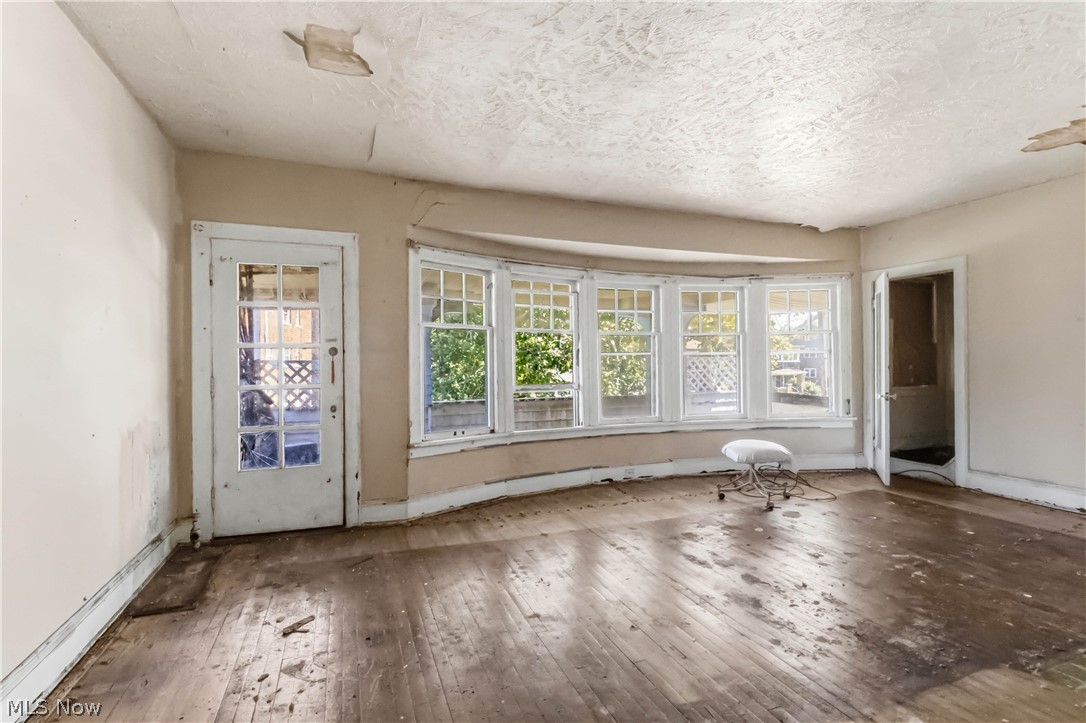 1516 Hillcrest Road Cleveland, OH 44118 - Photo 17 of 33 Gallery Image 17
