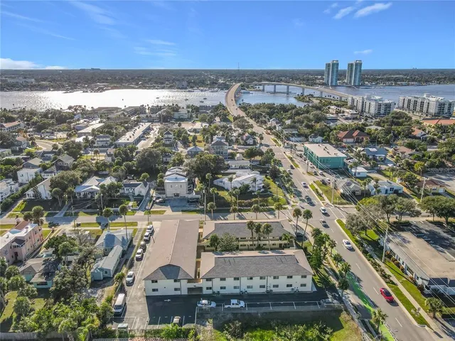 $119,900 | 400 Oakridge Boulevard, Unit 21, Daytona Beach, FL 32118