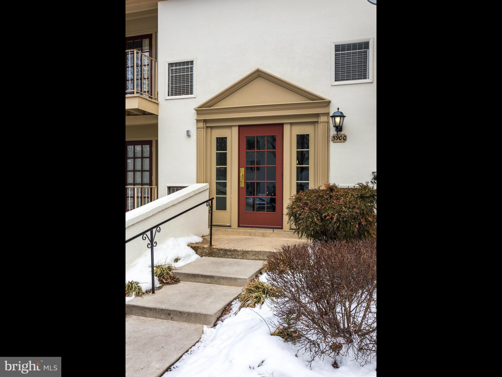 5900 Kingsford Road, Unit H Springfield, VA 22152 - Photo 1 of 30 Exterior (Front)