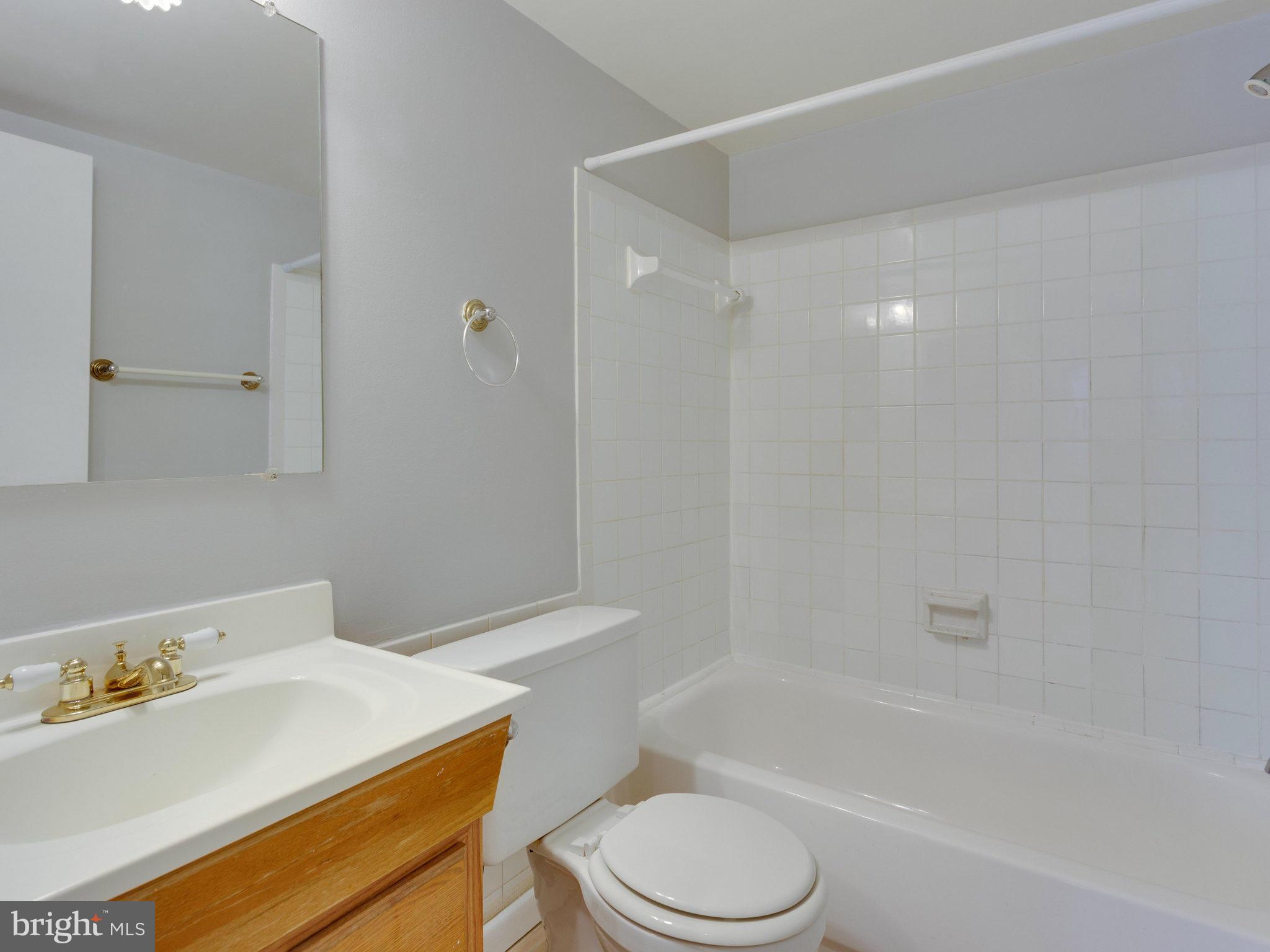 5900 Kingsford Road, Unit H Springfield, VA 22152 - Photo 21 of 30 Bath
