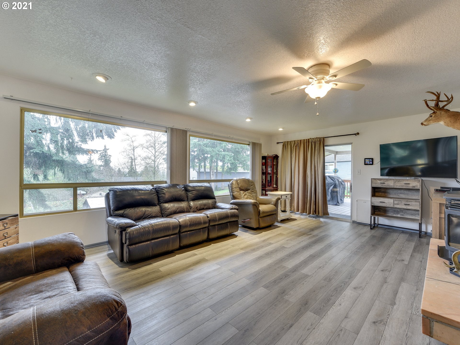 3511 Columbia Heights Road Longview, WA 98632 - Photo 5 of 32 Gallery Image 5