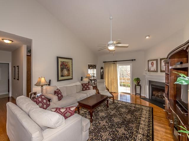 1310 Burning Tree Road Pinehurst, NC 28374 - Photo 4 of 27 Living room