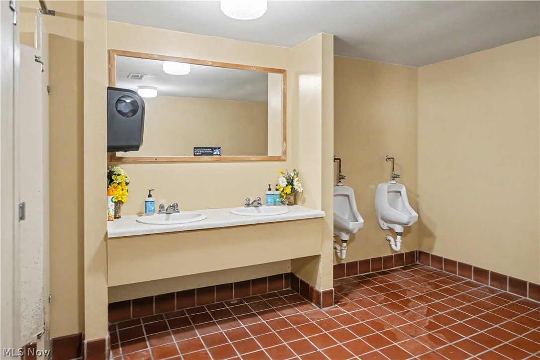 10036 Wilson Mills Road Chardon, OH 44024 - Photo 10 of 27 Gallery Image 10