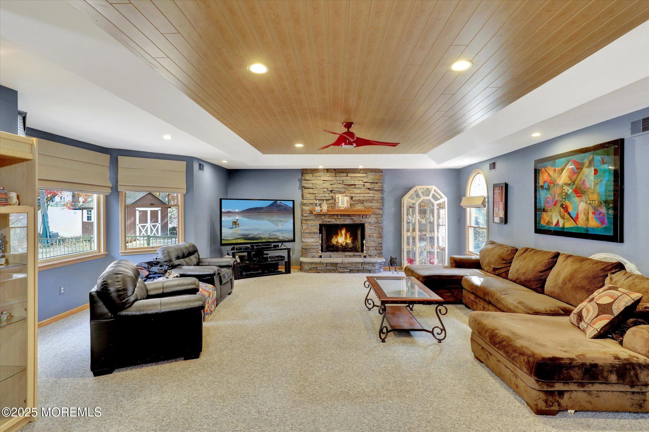 9 Rutherford Court Jackson, NJ 08527 - Photo 18 of 47 18-Family Room