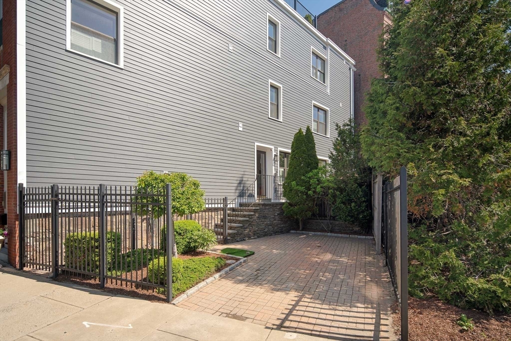 35 Rutherford Avenue, Unit 1 Boston, MA 02129 - Photo 24 of 28