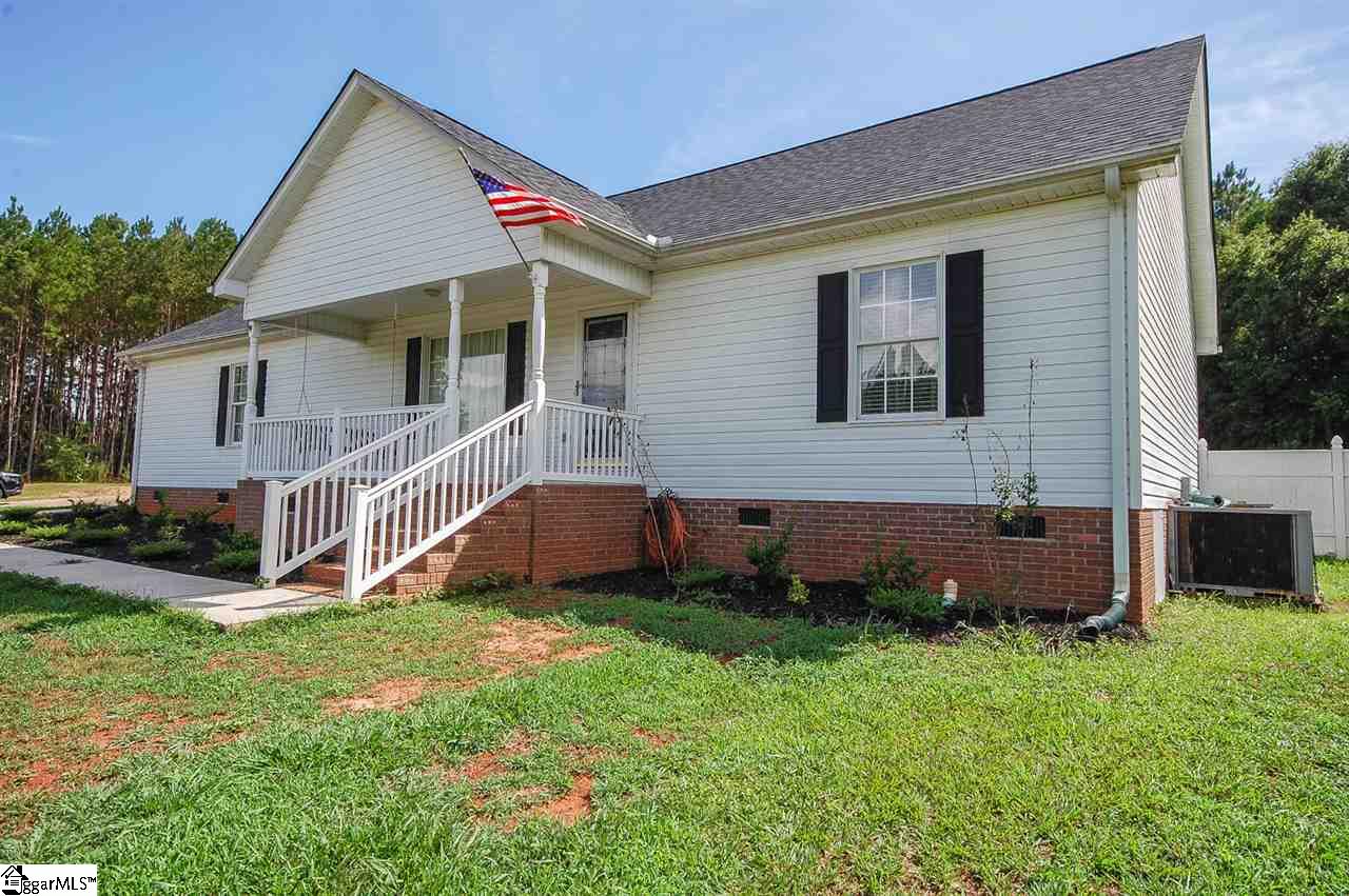 521 McKinney Road Simpsonville, SC 29681 - Photo 2 of 29 Gallery Image 2