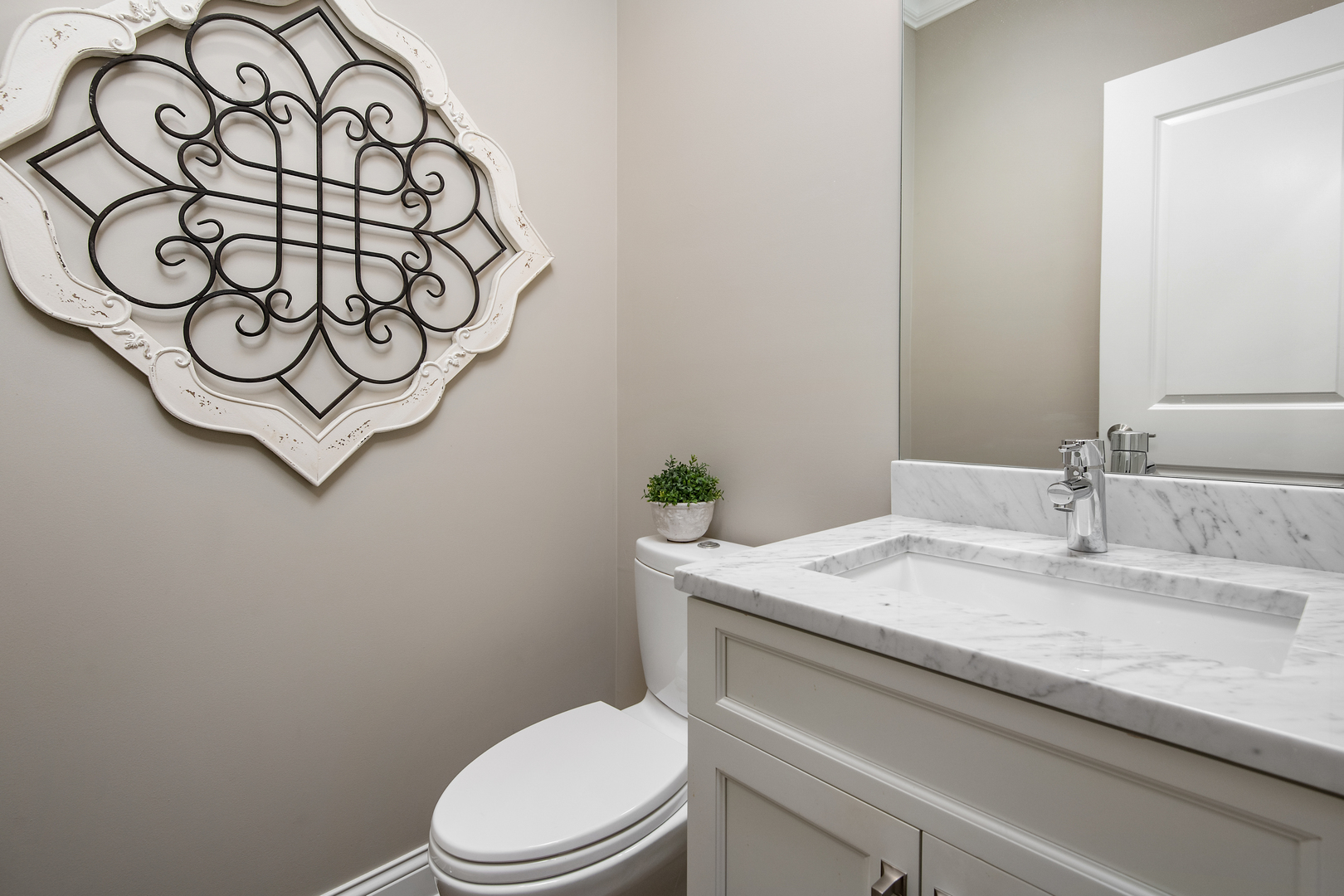 2040 North Racine Avenue, Unit 1 Chicago, IL 60614 - Photo 11 of 23 Gallery Image 11